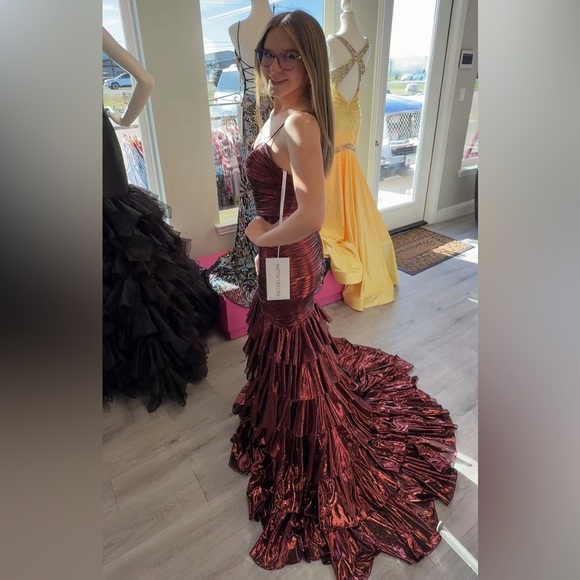 Rachel Allan Crimson Prom dress: Style 70959 - Picture 8 of 9